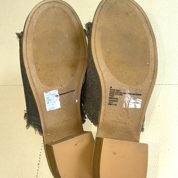 Universal Threads Slide/Sandals/Slip On Women's Size 8 Charcoal Denim Frayed - Picture 10 of 10